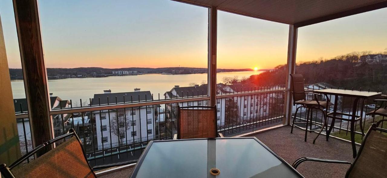 Gourgeous Lake Views, Amazing Susets, On Main Channel Lake Ozark Exterior photo